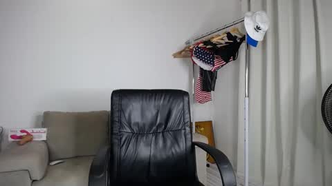 Snapshot of josezaens_ chatting on 8, 10, 2025 josezaens_ online show from 8, 10, 2025