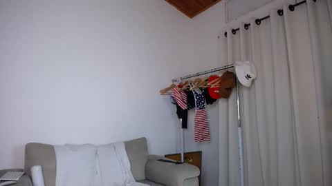 josezaens_ online show from 8, 11, 2025