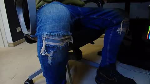 JoshKnight online show from 25, 2, 2025