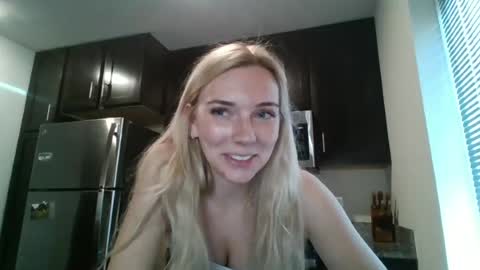 Snapshot of josiexmae chatting on 23, 6, 2026 Josie Mae online show from 23, 6, 2026