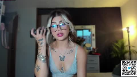 josephine   independent model    online show from 20, 1, 2025