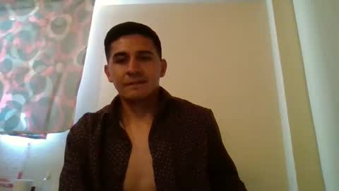 Snapshot of jota_latino chatting on 13, 11, 2025 jota_latino online show from 13, 11, 2025