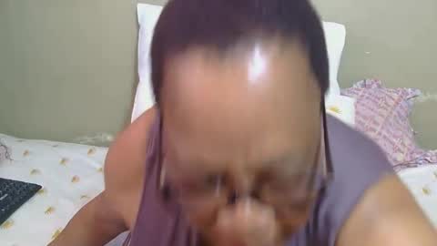 Snapshot of joycemando chatting on 22, 5, 2026 DairyQueen online show from 22, 5, 2026