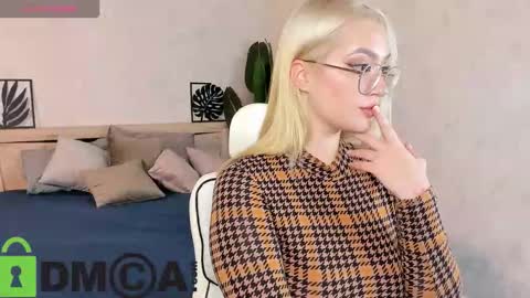 Vickie online show from 15, 10, 2025