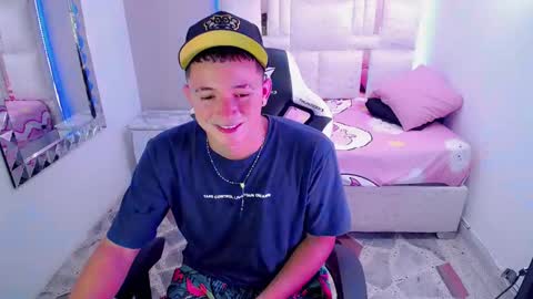 Snapshot of jr_nino_ chatting on 8, 3, 2025 N I N O online show from 8, 3, 2025