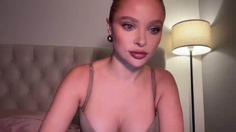 Snapshot of js_girls chatting on 31, 1, 2025 Jennie and Sophia online show from 31, 1, 2025