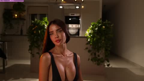 Jennifer Diaz online show from 4, 10, 2025