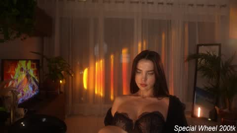 Jennifer Diaz online show from 10, 2, 2026