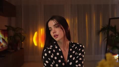 Jennifer Diaz online show from 7, 3, 2026