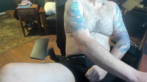 Snapshot of jsimon04 chatting on 6, 1, 2025 jsimon04 online show from 6, 1, 2025