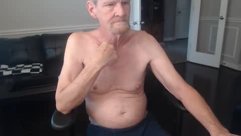 Snapshot of jtull52 chatting on 17, 12, 2024 jtull52 online show from 17, 12, 2024