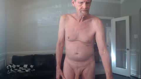 Snapshot of jtull52 chatting on 7, 1, 2025 jtull52 online show from 7, 1, 2025