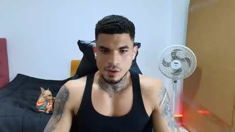 juan_gomez_1 online show from 25, 11, 2025