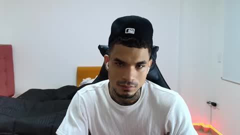 juan_gomez_1 online show from 27, 11, 2025