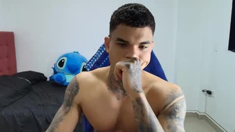 juan_gomez_1 online show from 15, 12, 2025