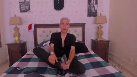 Snapshot of juan_lovers chatting on 3, 12, 2024 J U A N L O V E R S online show from 3, 12, 2024