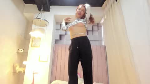 juana_valentina1 online show from 7, 3, 2025