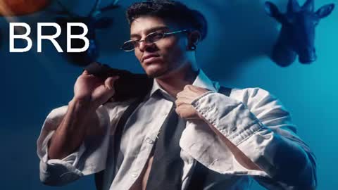 Juan Esteban online show from 4, 7, 2026