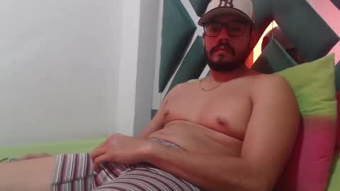 Snapshot of juanfe_style chatting on 8, 9, 2025 juanfe_style online show from 8, 9, 2025