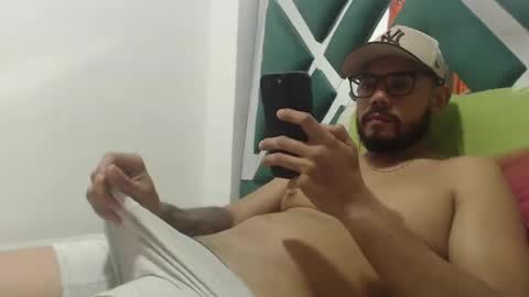 Snapshot of juanfe_style chatting on 24, 9, 2025 juanfe_style online show from 24, 9, 2025