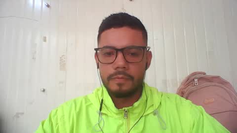 Snapshot of juanfe_style chatting on 6, 11, 2025 juanfe_style online show from 6, 11, 2025