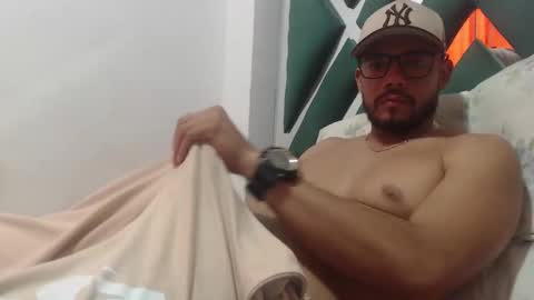 Snapshot of juanfe_style chatting on 25, 11, 2025 juanfe_style online show from 25, 11, 2025