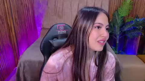 Snapshot of juanita_tay chatting on 9, 7, 2026 JUANITA online show from 9, 7, 2026