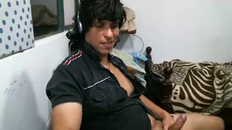 Snapshot of juanito2727 chatting on 22, 12, 2024 amor online show from 22, 12, 2024