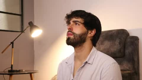 Snapshot of juanmilano chatting on 20, 5, 2026 juanmilano online show from 20, 5, 2026