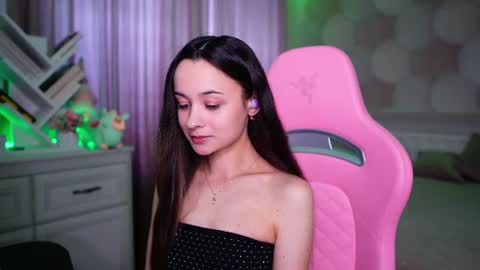 Snapshot of juicy___angel chatting on 9, 6, 2026 Angelina online show from 9, 6, 2026