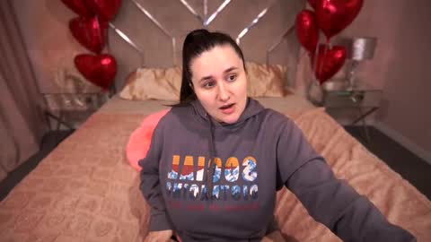Snapshot of juicyberryy chatting on 12, 2, 2025 Milana online show from 12, 2, 2025
