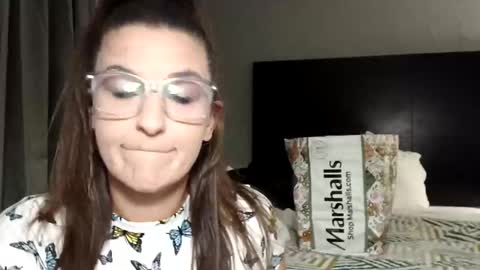 Snapshot of juicygodess chatting on 4, 11, 2025 juicygodess online show from 4, 11, 2025