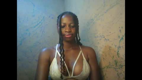 Snapshot of juicypiexx chatting on 12, 11, 2025 juicypiexx online show from 12, 11, 2025