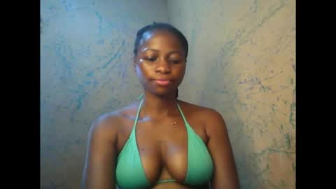 Snapshot of juicypiexx chatting on 4, 12, 2025 juicypiexx online show from 4, 12, 2025