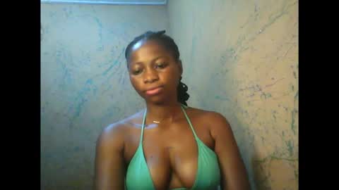 Snapshot of juicypiexx chatting on 5, 12, 2025 juicypiexx online show from 5, 12, 2025