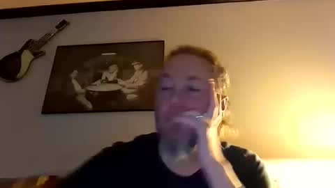 Snapshot of jukebox1976 chatting on 10, 11, 2025 Jukebox online show from 10, 11, 2025