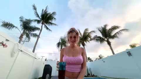 juleeahh online show from 5, 4, 2026