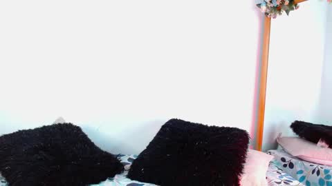 Snapshot of jules_n_gia chatting on 29, 12, 2024 Jules and Gia online show from 29, 12, 2024