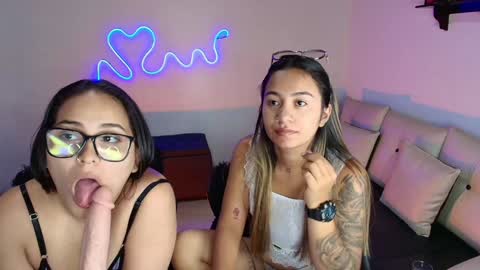 Snapshot of jules_n_gia chatting on 3, 2, 2025 Jules and Gia online show from 3, 2, 2025