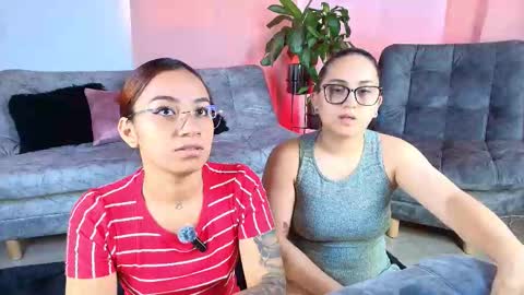 Snapshot of jules_n_gia chatting on 14, 10, 2025 Jules and Gia online show from 14, 10, 2025