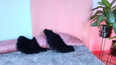 Snapshot of jules_n_gia chatting on 15, 10, 2025 Jules and Gia online show from 15, 10, 2025