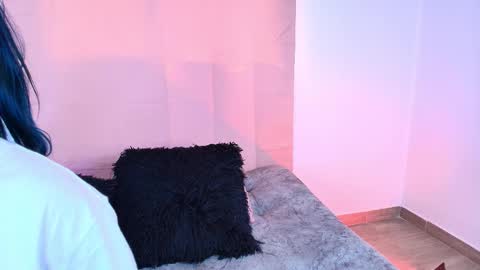 Snapshot of jules_n_gia chatting on 3, 11, 2025 Jules and Gia online show from 3, 11, 2025