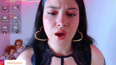 Juliana online show from 6, 11, 2025