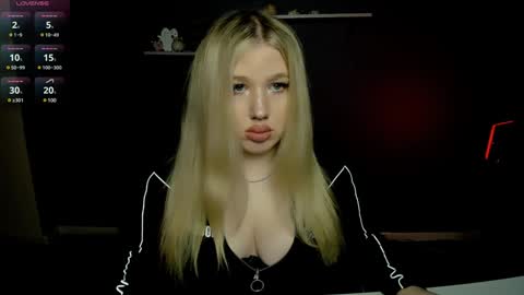 juli kisss online show from 25, 12, 2024