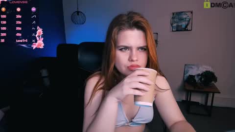 juli kisss online show from 6, 3, 2025