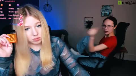 juli kisss online show from 12, 3, 2025