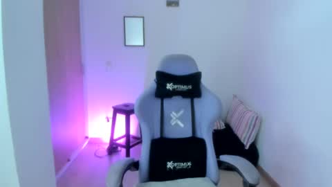 juli_santos_22 online show from 30, 6, 2026