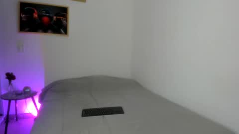 juli_santos_22 online show from 31, 7, 2026