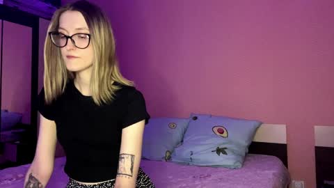 julia_charm online show from 6, 4, 2026