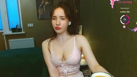 Julia online show from 9, 5, 2026